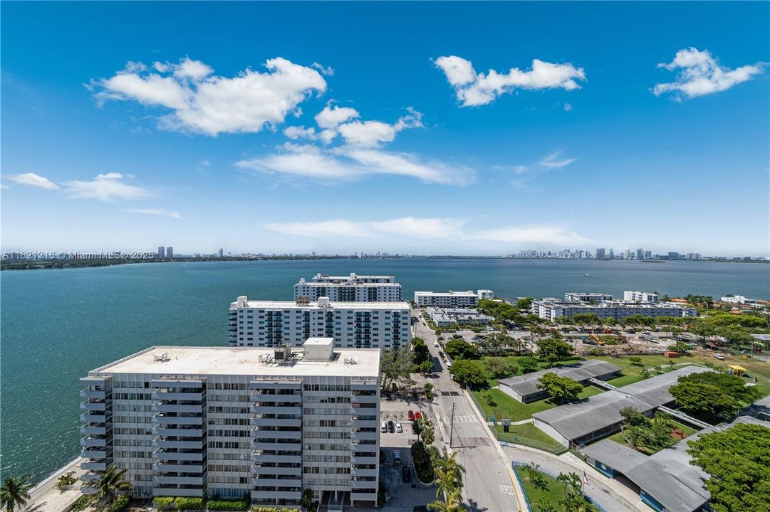 En Venta: $589,000 (2 camas, 2 baños, 1061 Pies cuadrados)