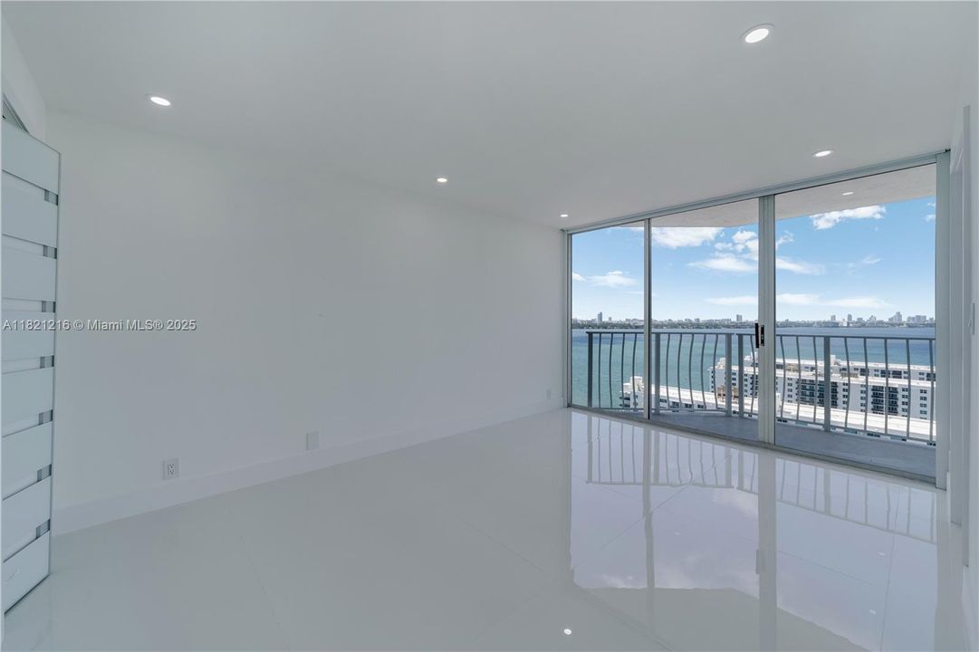 En Venta: $589,000 (2 camas, 2 baños, 1061 Pies cuadrados)
