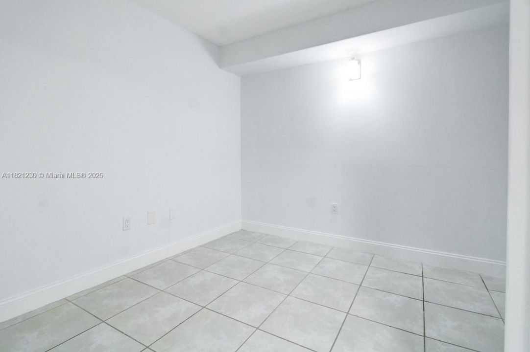 Activo con contrato: $280,000 (2 camas, 1 baños, 850 Pies cuadrados)