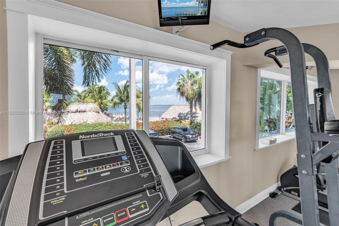 Recently Sold: $300,000 (3 beds, 3 baths, 2191 Square Feet)