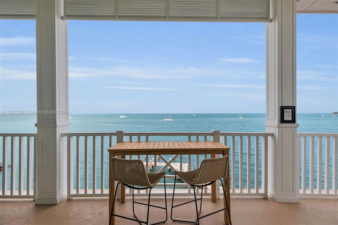 Recently Sold: $300,000 (3 beds, 3 baths, 2191 Square Feet)