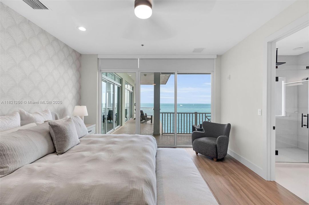 Recently Sold: $300,000 (3 beds, 3 baths, 2191 Square Feet)