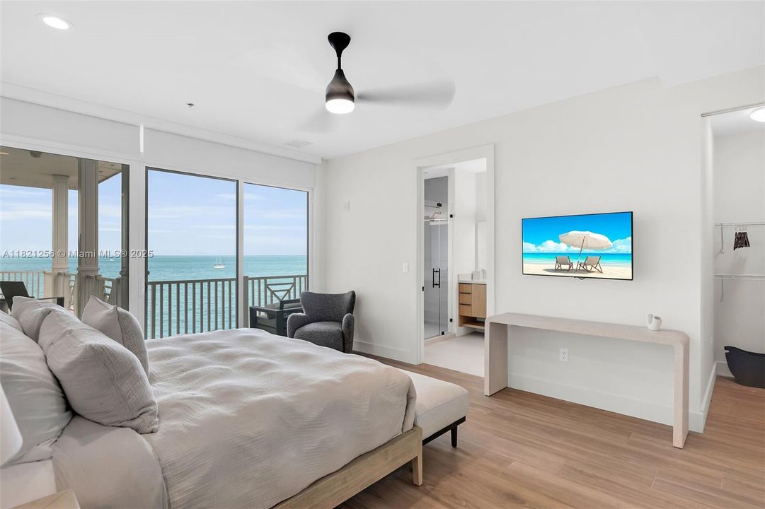 Recently Sold: $300,000 (3 beds, 3 baths, 2191 Square Feet)