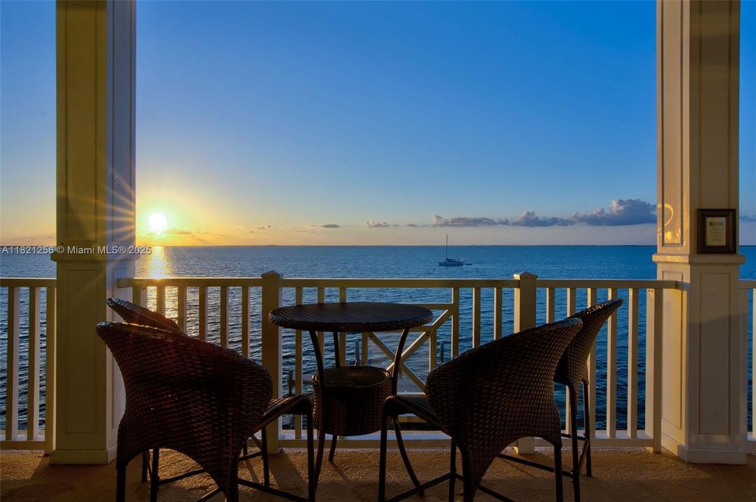 Recently Sold: $300,000 (3 beds, 3 baths, 2191 Square Feet)