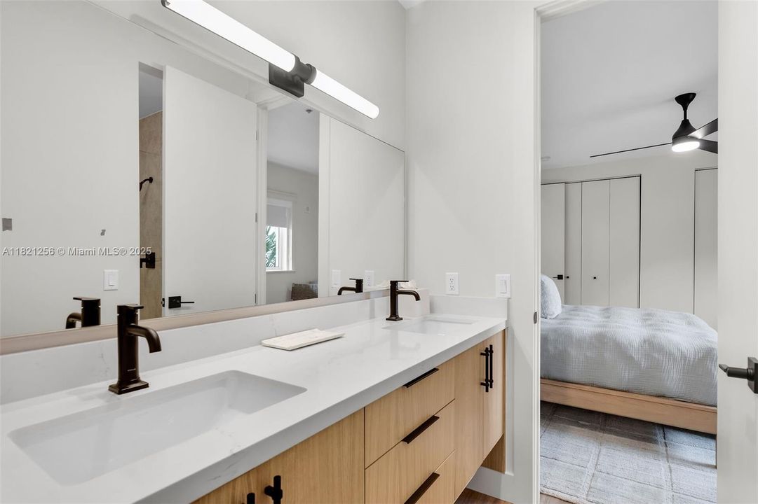 Recently Sold: $300,000 (3 beds, 3 baths, 2191 Square Feet)