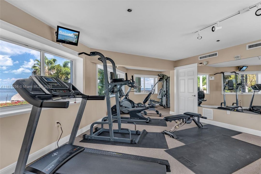 Recently Sold: $300,000 (3 beds, 3 baths, 2191 Square Feet)