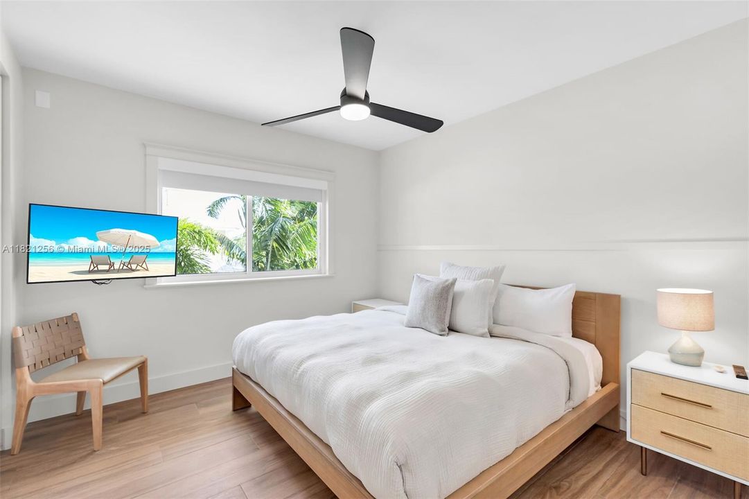 Recently Sold: $300,000 (3 beds, 3 baths, 2191 Square Feet)