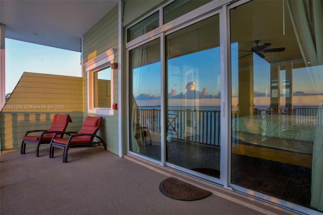 Recently Sold: $300,000 (3 beds, 3 baths, 2191 Square Feet)