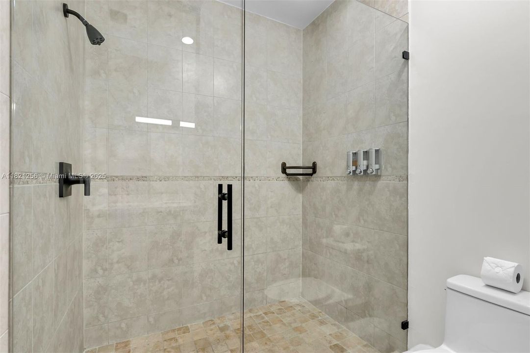 Recently Sold: $300,000 (3 beds, 3 baths, 2191 Square Feet)