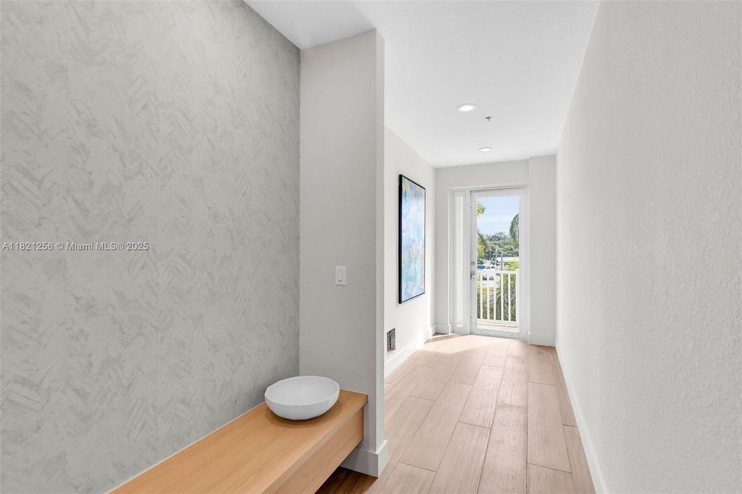 Recently Sold: $300,000 (3 beds, 3 baths, 2191 Square Feet)