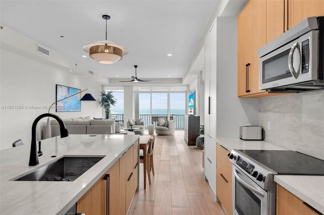 Recently Sold: $300,000 (3 beds, 3 baths, 2191 Square Feet)