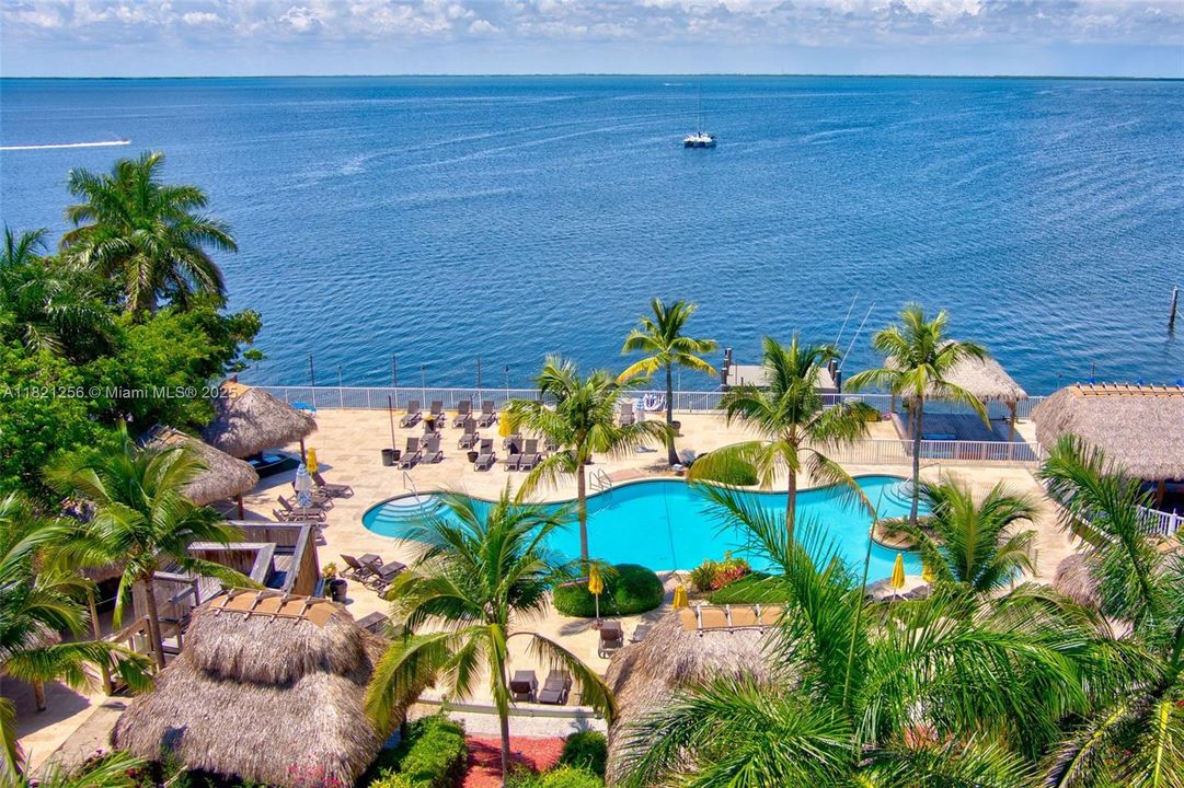 Recently Sold: $300,000 (3 beds, 3 baths, 2191 Square Feet)