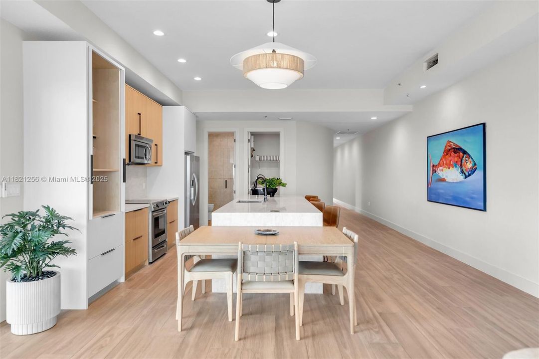 Recently Sold: $300,000 (3 beds, 3 baths, 2191 Square Feet)