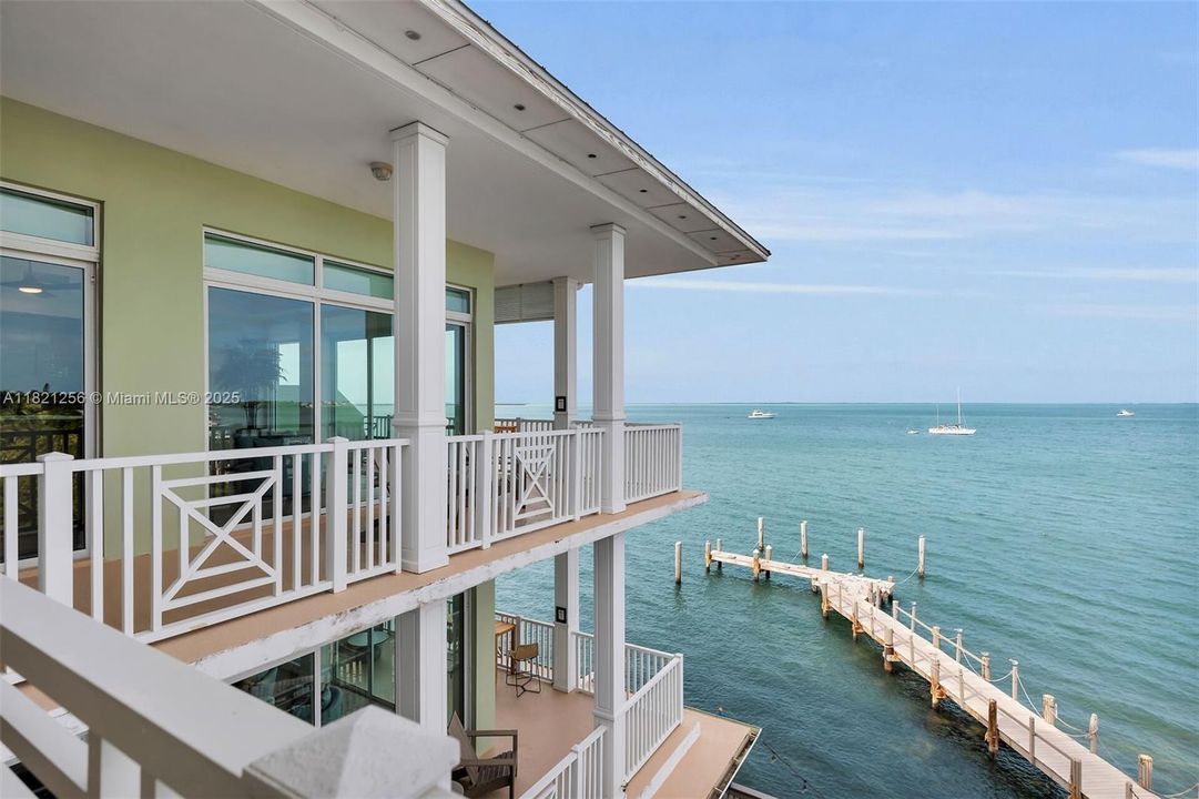 Recently Sold: $300,000 (3 beds, 3 baths, 2191 Square Feet)