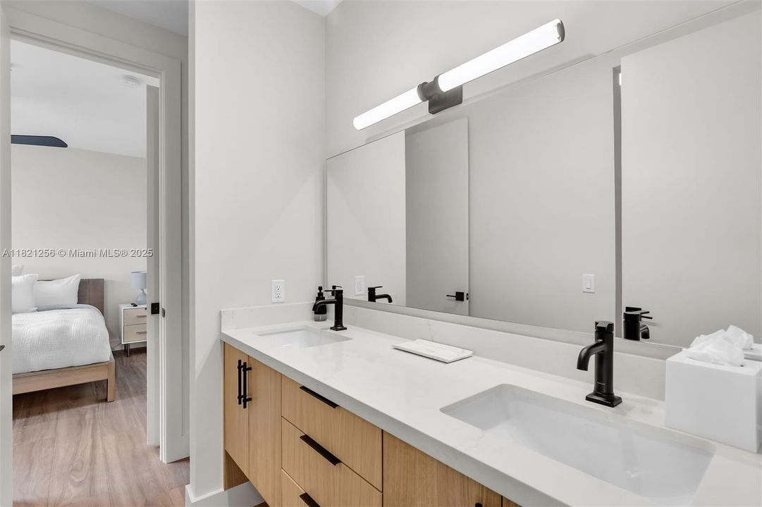 Recently Sold: $300,000 (3 beds, 3 baths, 2191 Square Feet)