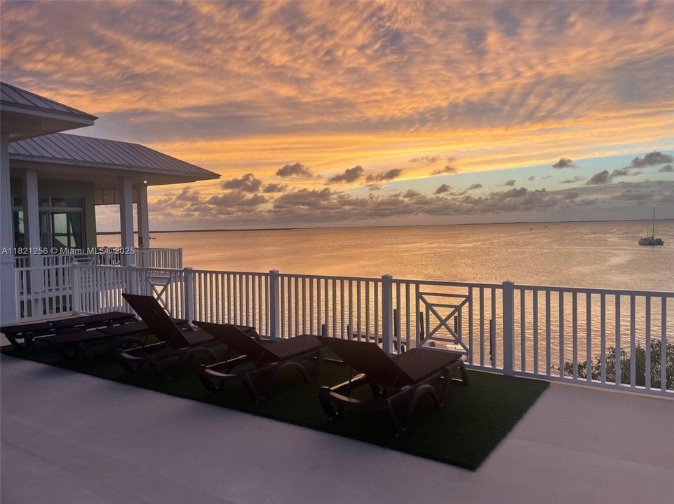 Recently Sold: $300,000 (3 beds, 3 baths, 2191 Square Feet)