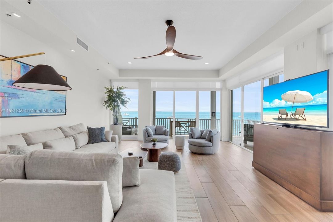 Recently Sold: $300,000 (3 beds, 3 baths, 2191 Square Feet)