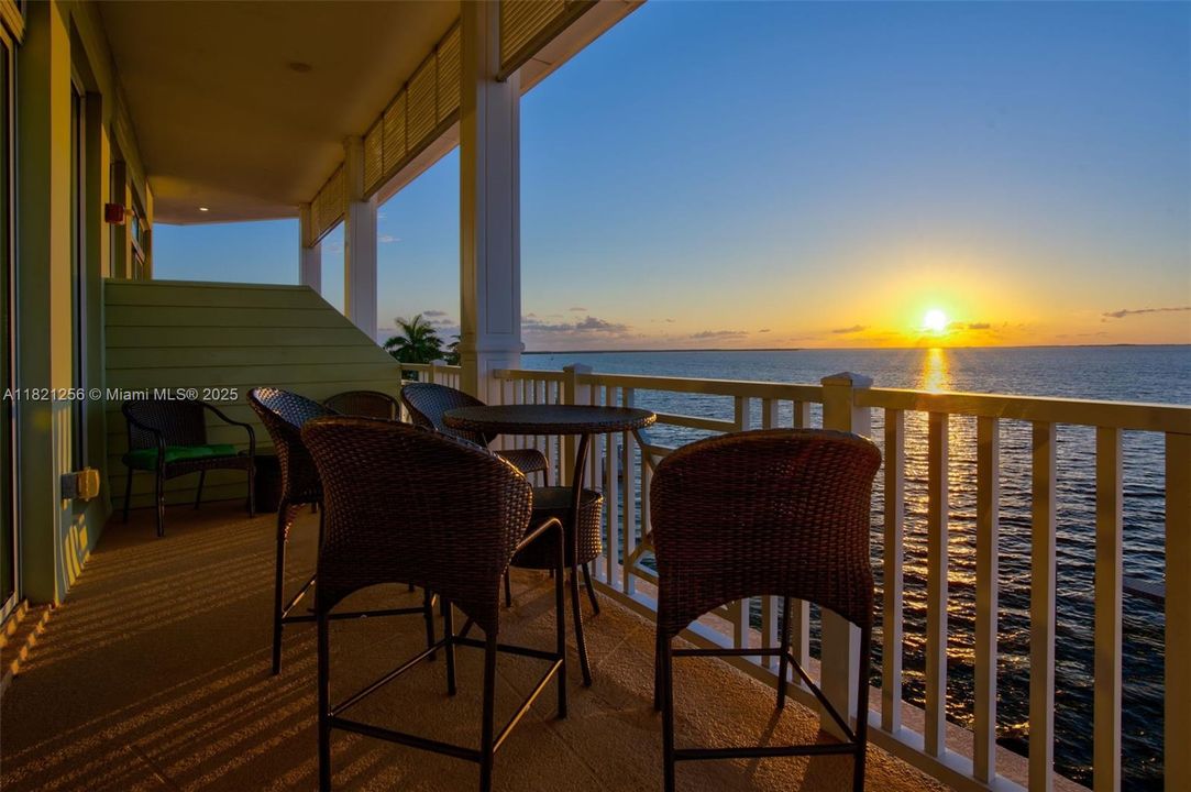 Recently Sold: $300,000 (3 beds, 3 baths, 2191 Square Feet)