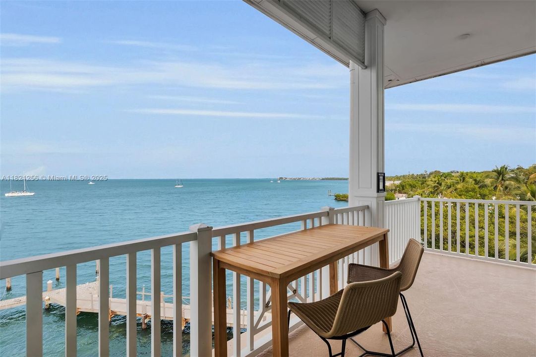 Recently Sold: $300,000 (3 beds, 3 baths, 2191 Square Feet)