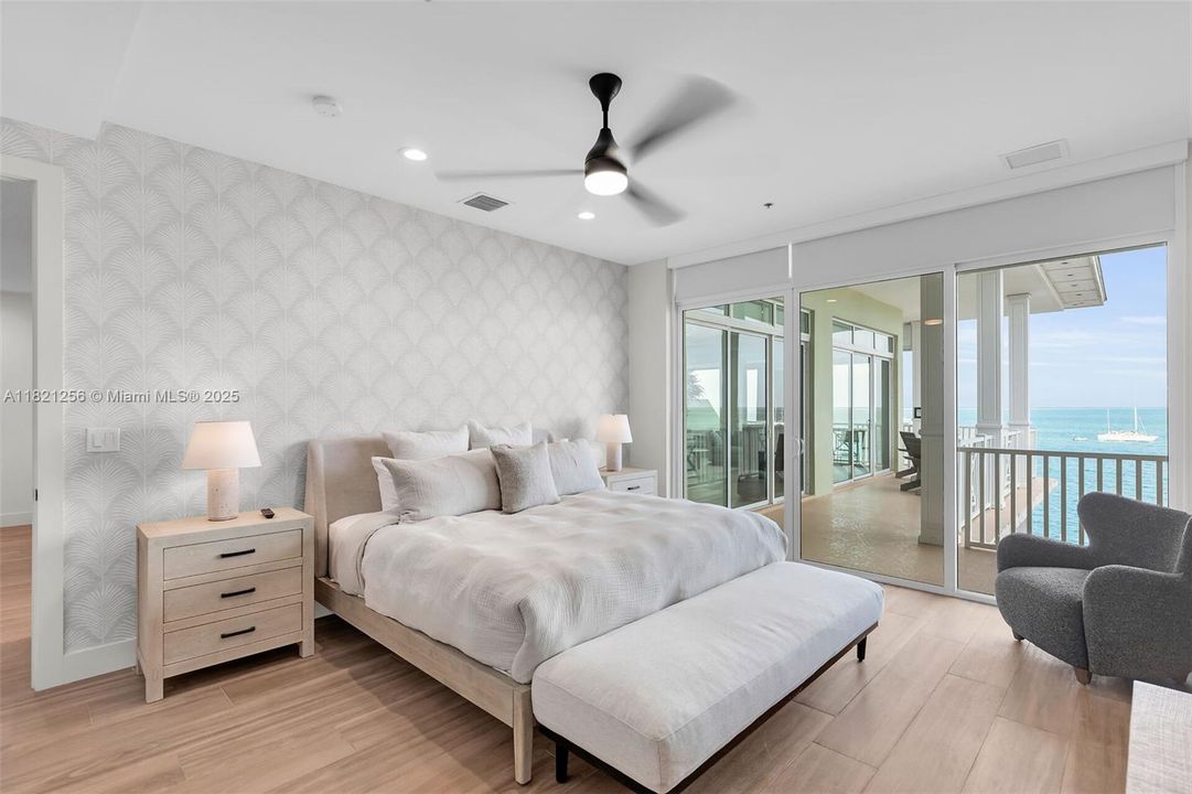 Recently Sold: $300,000 (3 beds, 3 baths, 2191 Square Feet)