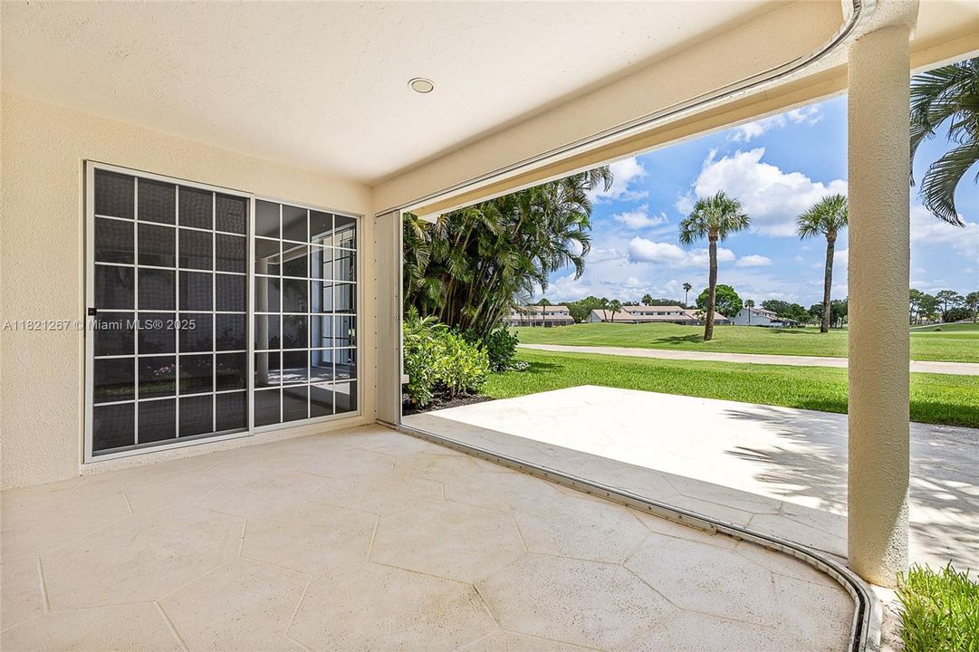 Vendido Recientemente: $1,100,000 (3 camas, 3 baños, 2960 Pies cuadrados)