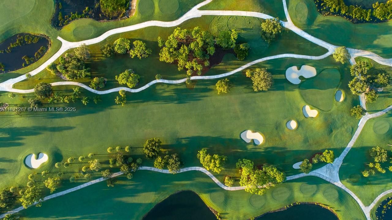 Vendido Recientemente: $1,100,000 (3 camas, 3 baños, 2960 Pies cuadrados)