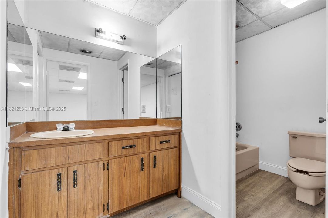 出租: $23,983 (0 贝兹, 0 浴室, 0 平方英尺)