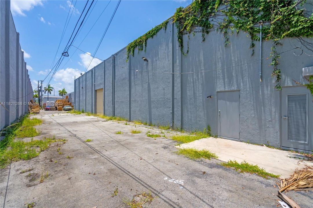 出租: $23,983 (0 贝兹, 0 浴室, 0 平方英尺)