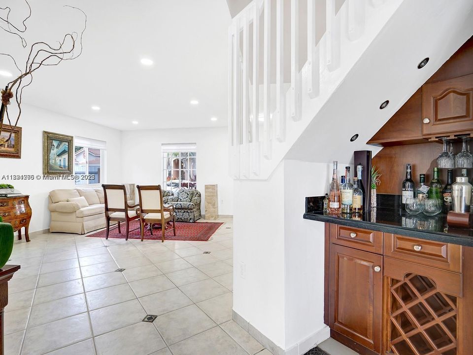 На продажу: $1,025,000 (4 спален, 4 ванн, 2923 Квадратных фут)