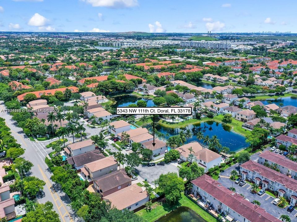 На продажу: $1,025,000 (4 спален, 4 ванн, 2923 Квадратных фут)