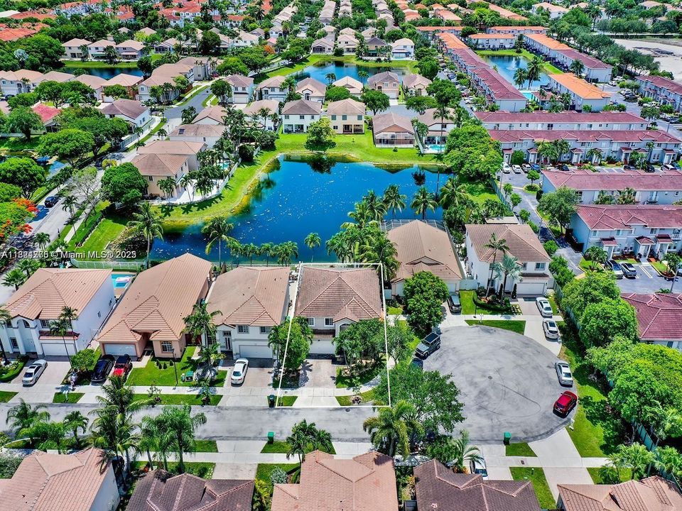 На продажу: $1,025,000 (4 спален, 4 ванн, 2923 Квадратных фут)