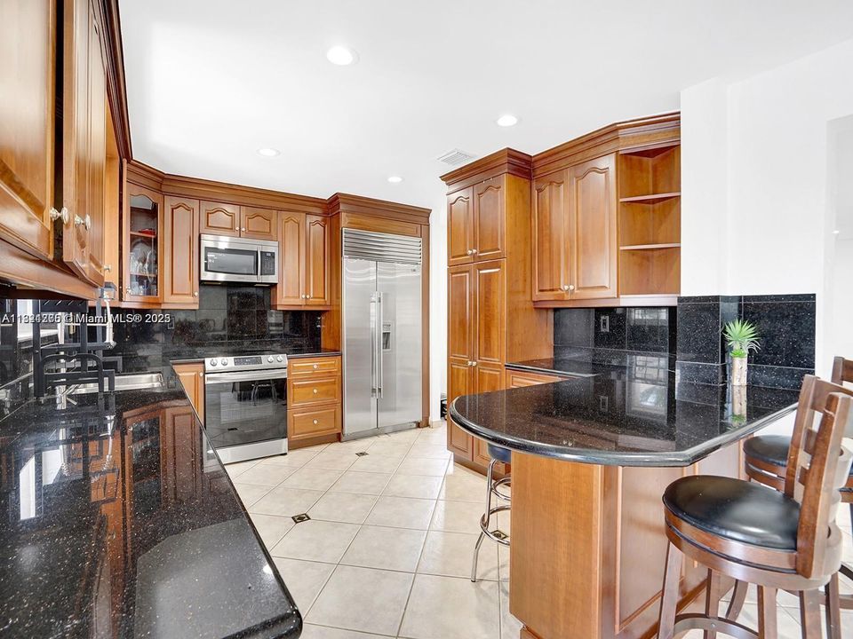 На продажу: $1,025,000 (4 спален, 4 ванн, 2923 Квадратных фут)