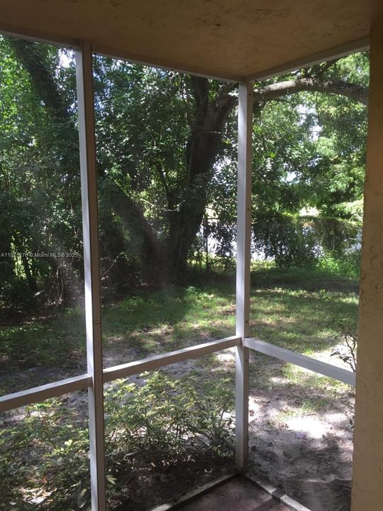 待售: $165,500 (1 贝兹, 1 浴室, 633 平方英尺)