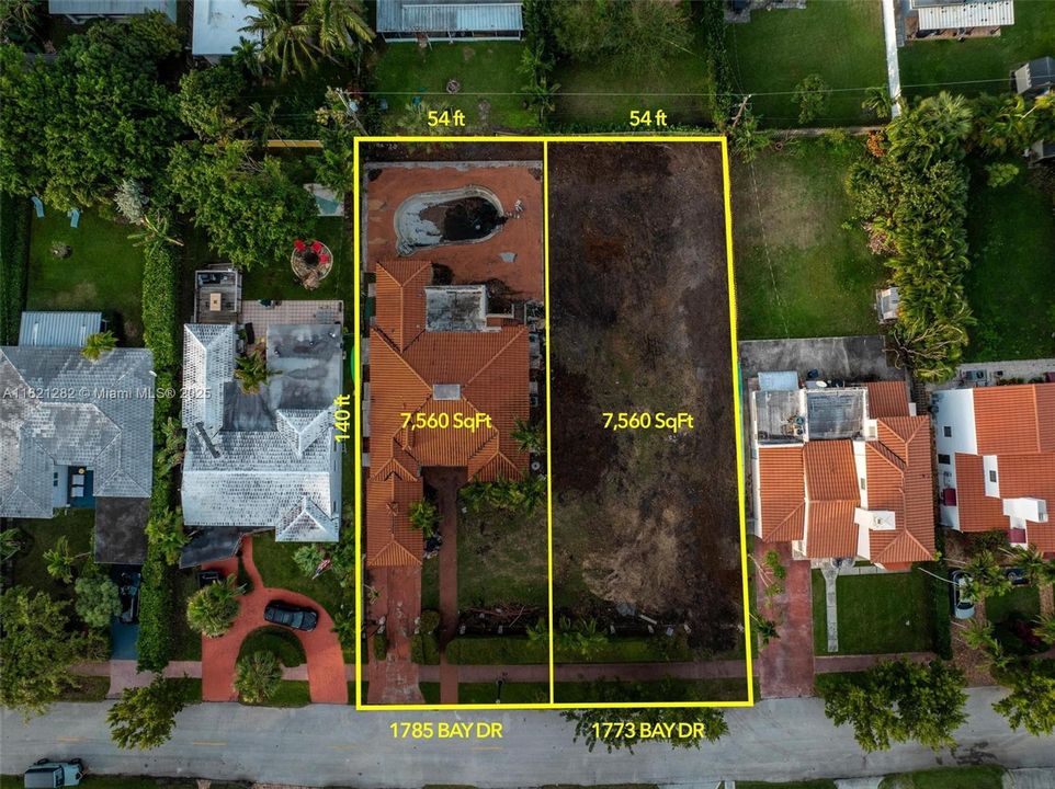 En Venta: $1,270,000 (0.17 acres)