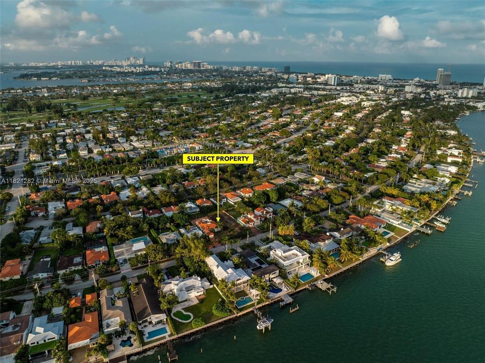 En Venta: $1,270,000 (0.17 acres)