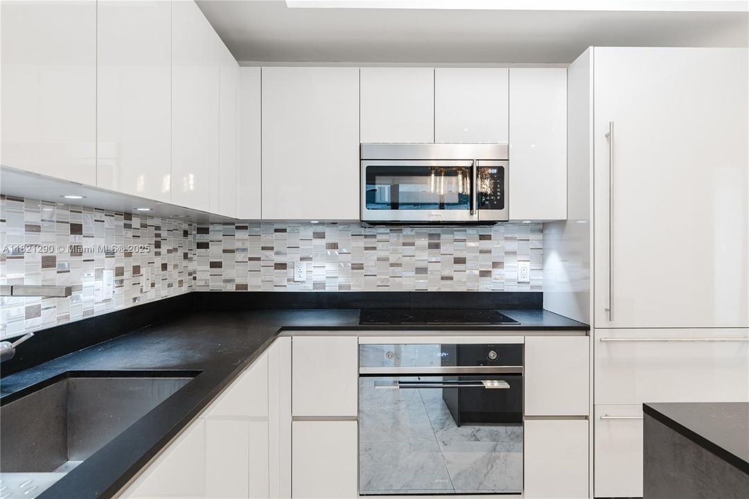 En Venta: $750,000 (2 camas, 2 baños, 1028 Pies cuadrados)