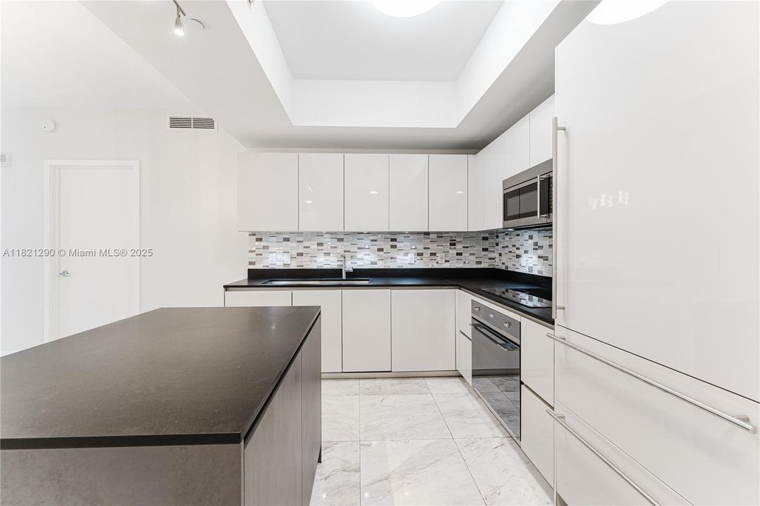 En Venta: $750,000 (2 camas, 2 baños, 1028 Pies cuadrados)