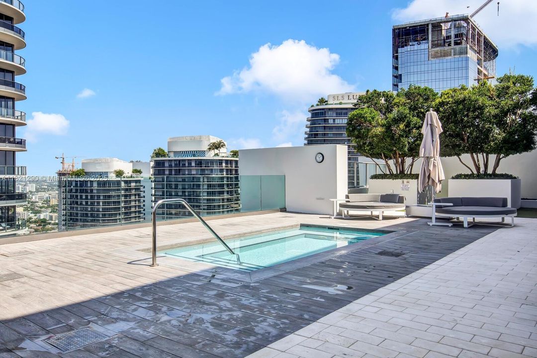 En Venta: $750,000 (2 camas, 2 baños, 1028 Pies cuadrados)