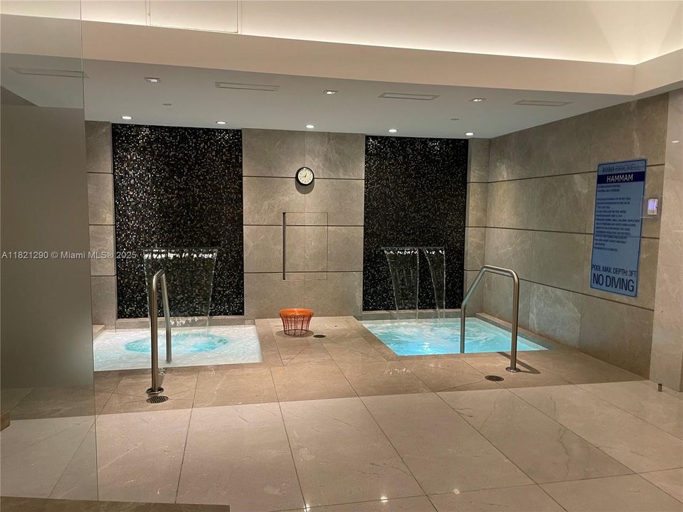 En Venta: $750,000 (2 camas, 2 baños, 1028 Pies cuadrados)