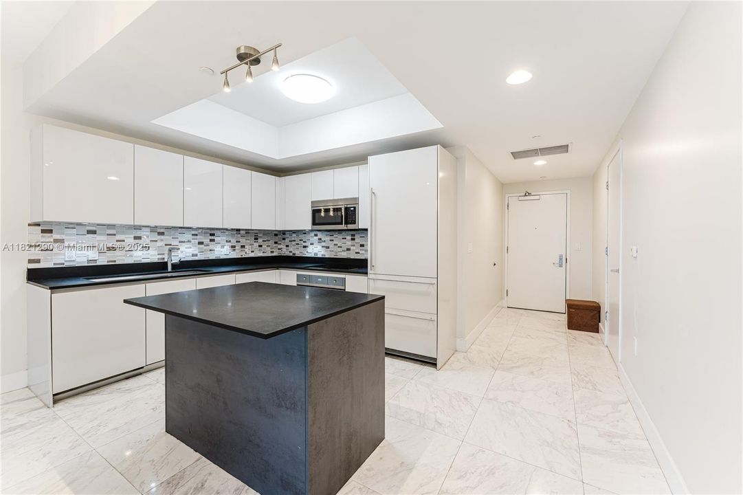 En Venta: $750,000 (2 camas, 2 baños, 1028 Pies cuadrados)