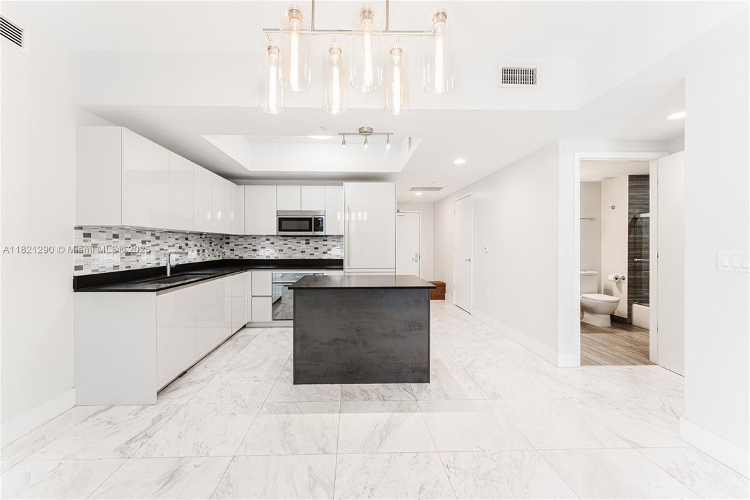 En Venta: $750,000 (2 camas, 2 baños, 1028 Pies cuadrados)