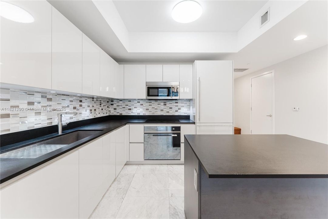 En Venta: $750,000 (2 camas, 2 baños, 1028 Pies cuadrados)