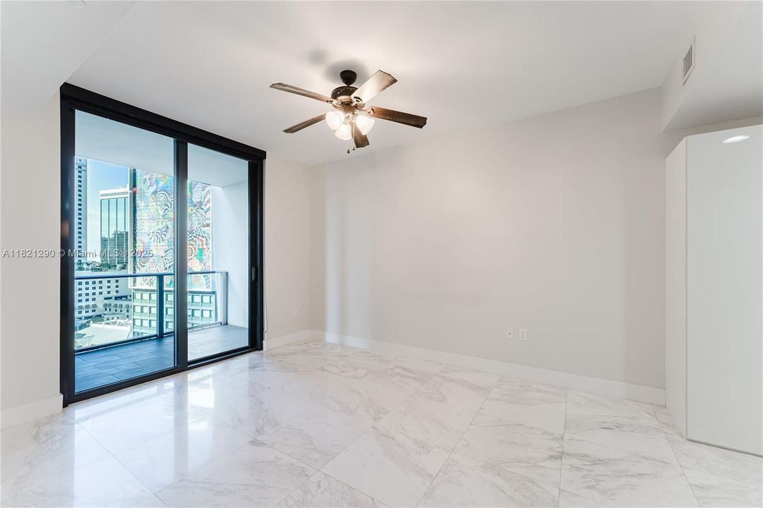 En Venta: $750,000 (2 camas, 2 baños, 1028 Pies cuadrados)