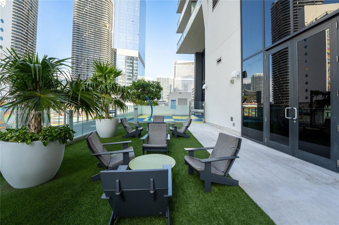 En Venta: $750,000 (2 camas, 2 baños, 1028 Pies cuadrados)