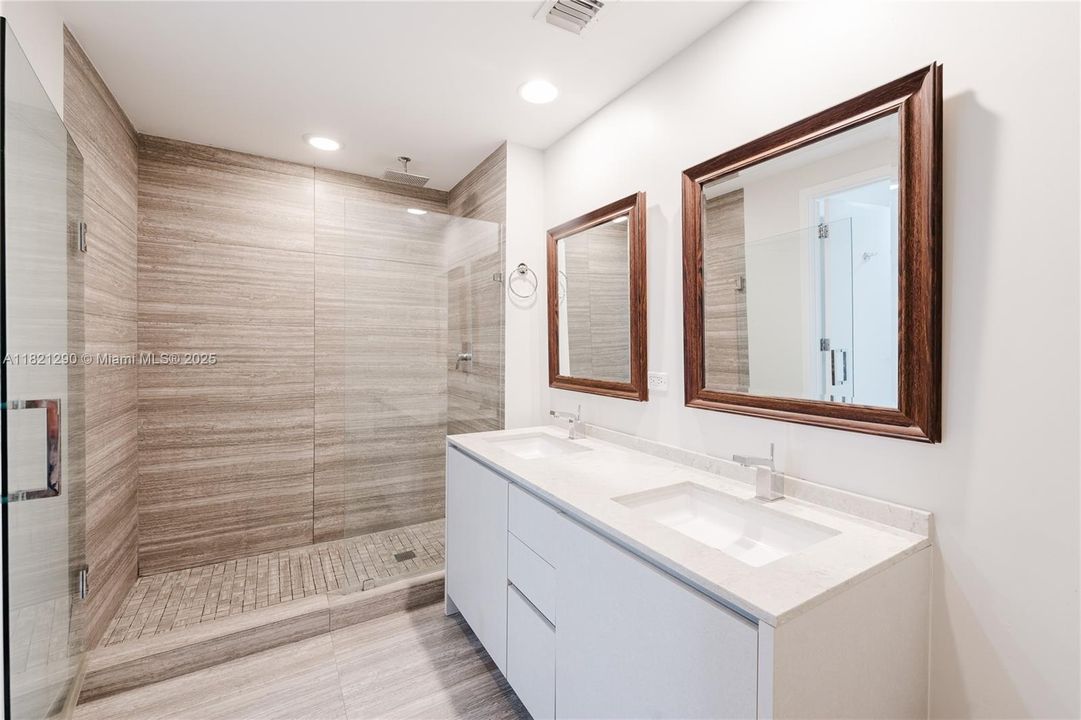 En Venta: $750,000 (2 camas, 2 baños, 1028 Pies cuadrados)