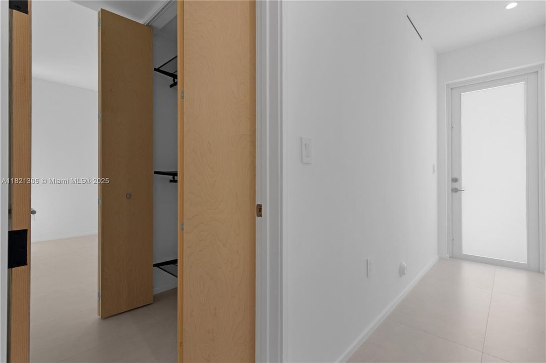 Recently Rented: $3,150 (3 beds, 2 baths, 1210 Square Feet)