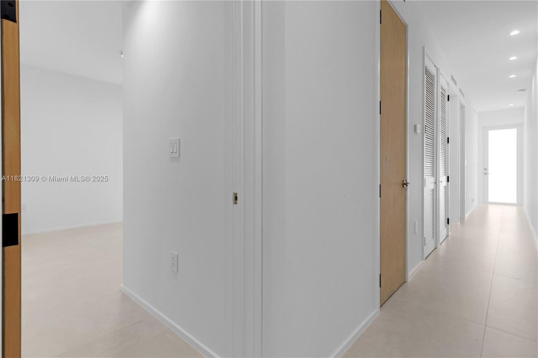 Recently Rented: $3,150 (3 beds, 2 baths, 1210 Square Feet)