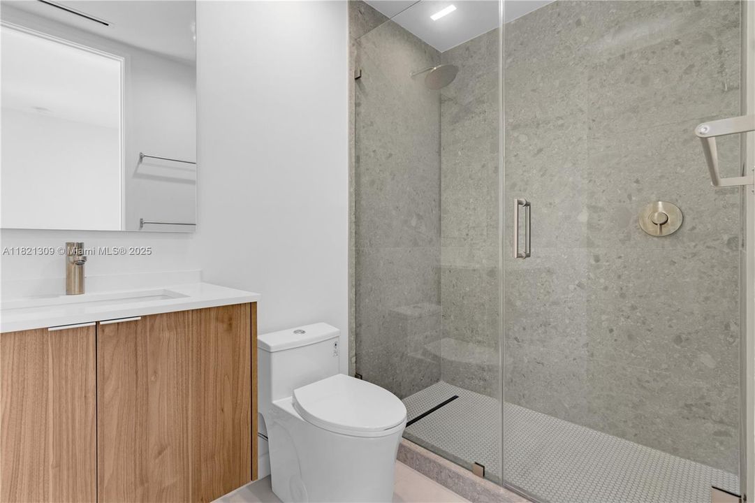 Recently Rented: $3,150 (3 beds, 2 baths, 1210 Square Feet)