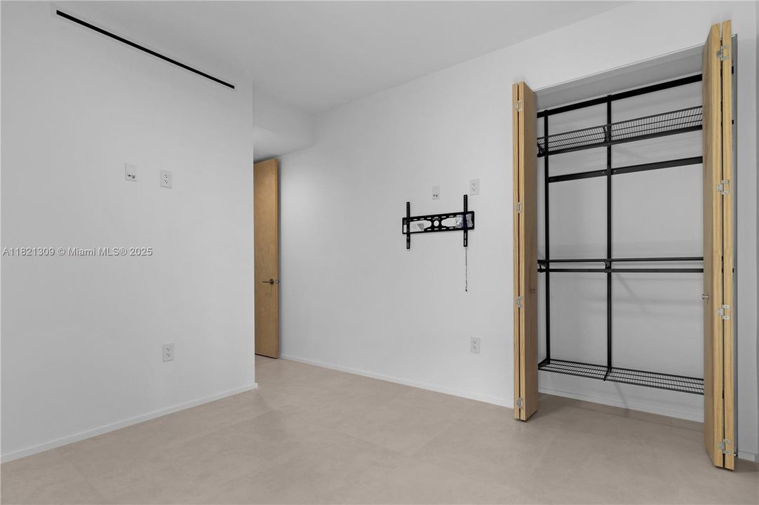 Recently Rented: $3,150 (3 beds, 2 baths, 1210 Square Feet)