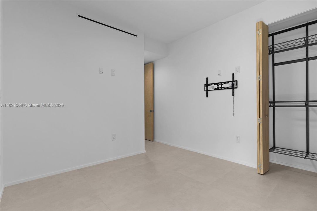 Recently Rented: $3,150 (3 beds, 2 baths, 1210 Square Feet)